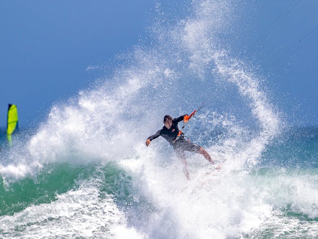 The Kite Surfing School of Hard Knocks: Lessons You Only Learn by Wiping Out